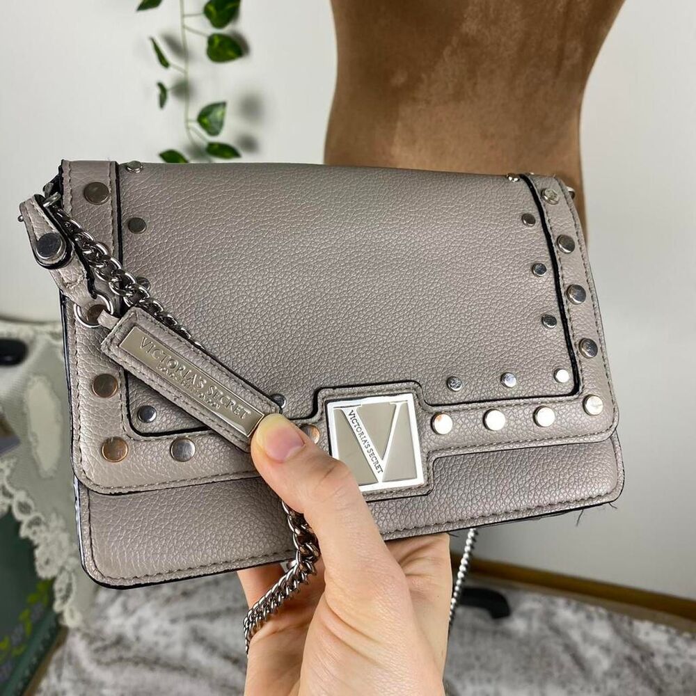 Victoria's Secret crossbody bag gray silver chain strap mini y2k indie sleaze